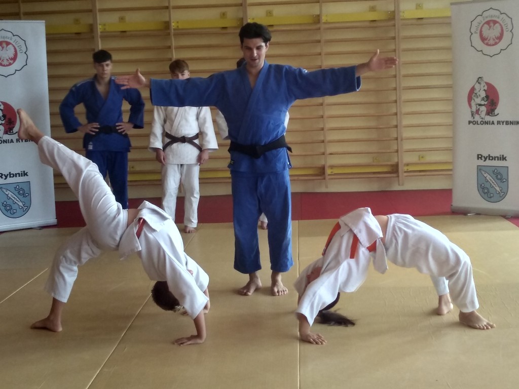 Efektowne ćwiczenia zawodników judo